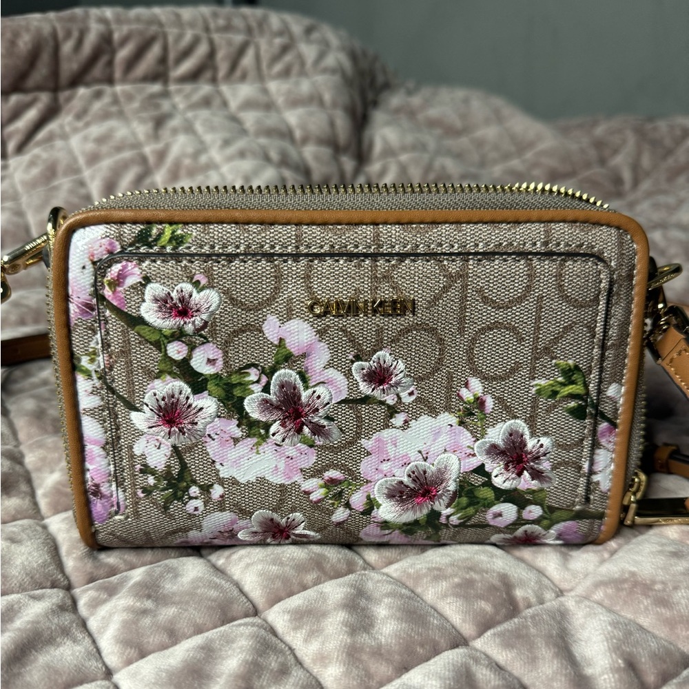 Nwot Calvin Klein crossbody